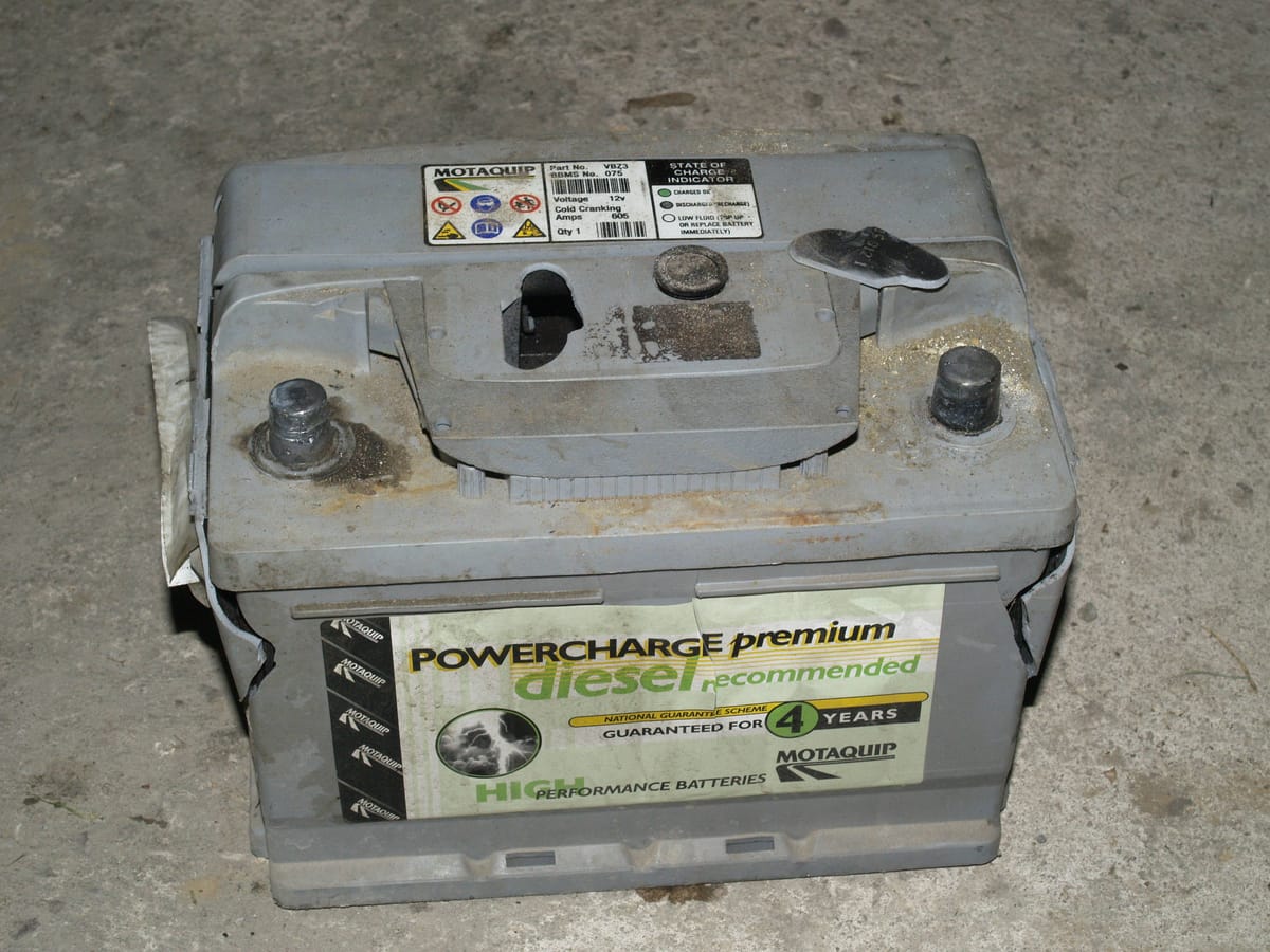 Batería de auto deteriorada