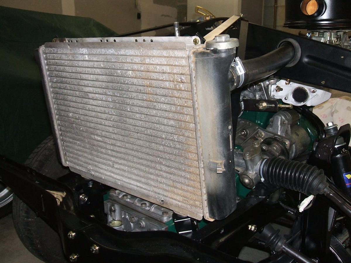 Radiador de un motor de auto