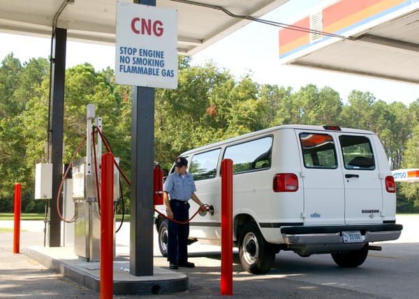 Carga de GNC en una estación de servicio